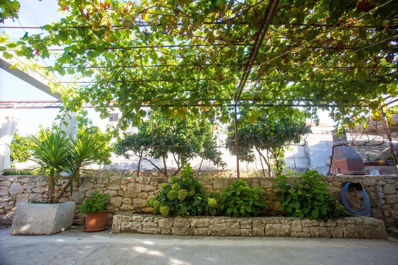 Apartments Lenka Sutivan Exterior photo