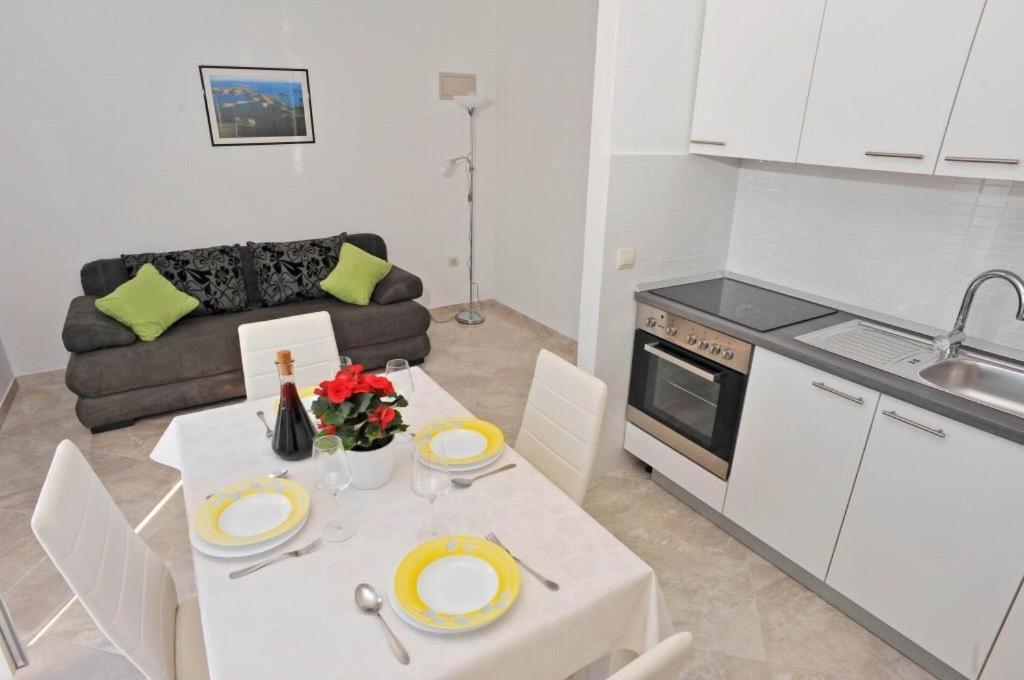 Apartments Lenka Sutivan Exterior photo